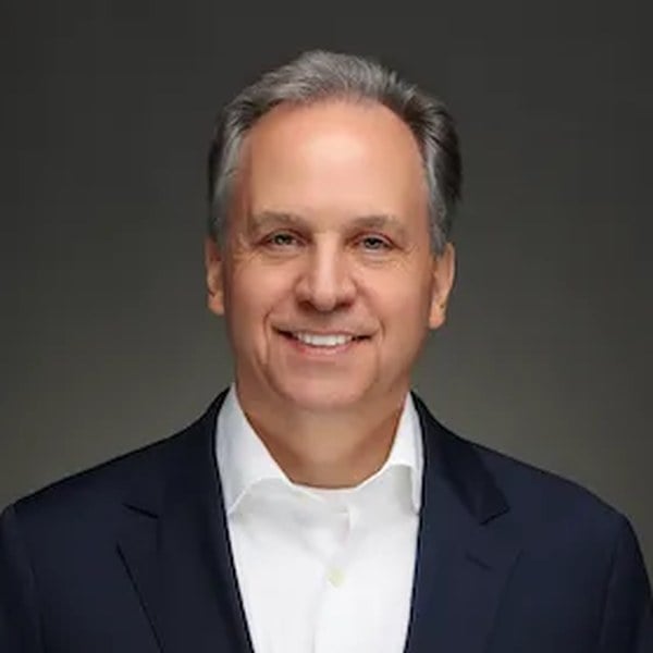 Stephen Straus